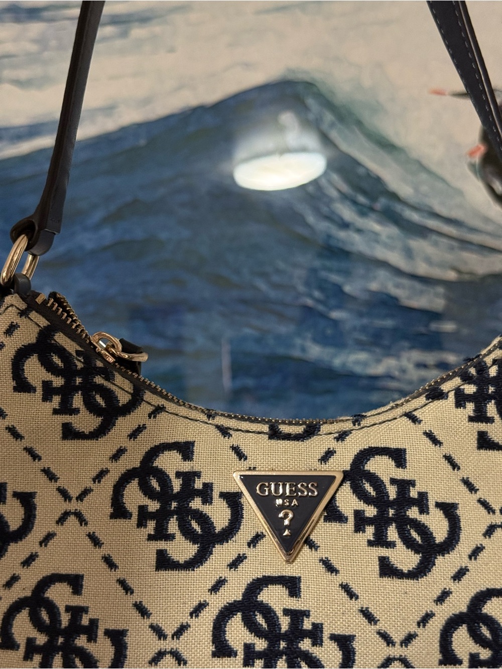 GUESS Cream and Black Logo-Print Shoulder Bag - Picture 3 of 5